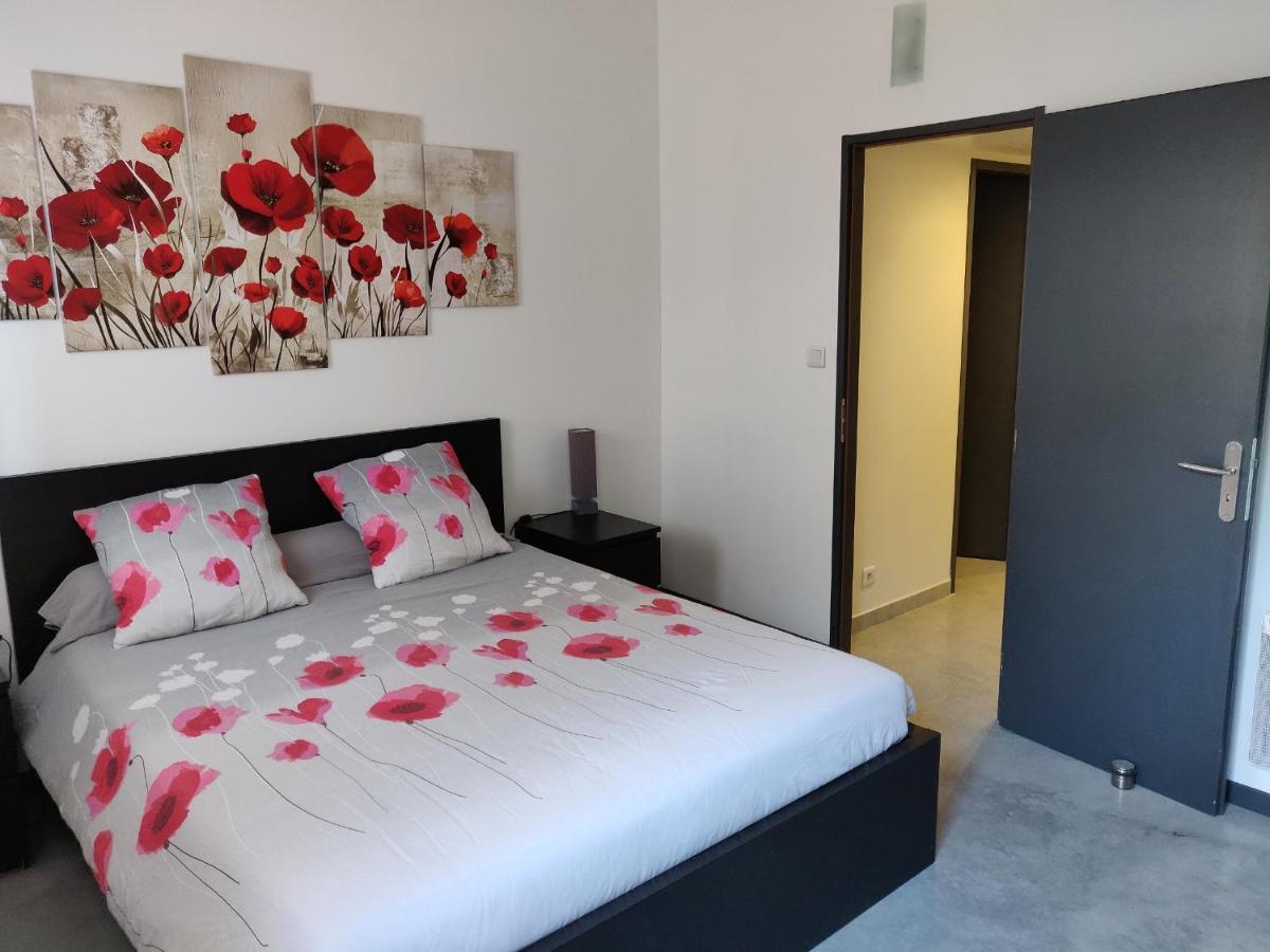 Bed and Breakfast Les Terrasses De Valensole Zewnętrze zdjęcie