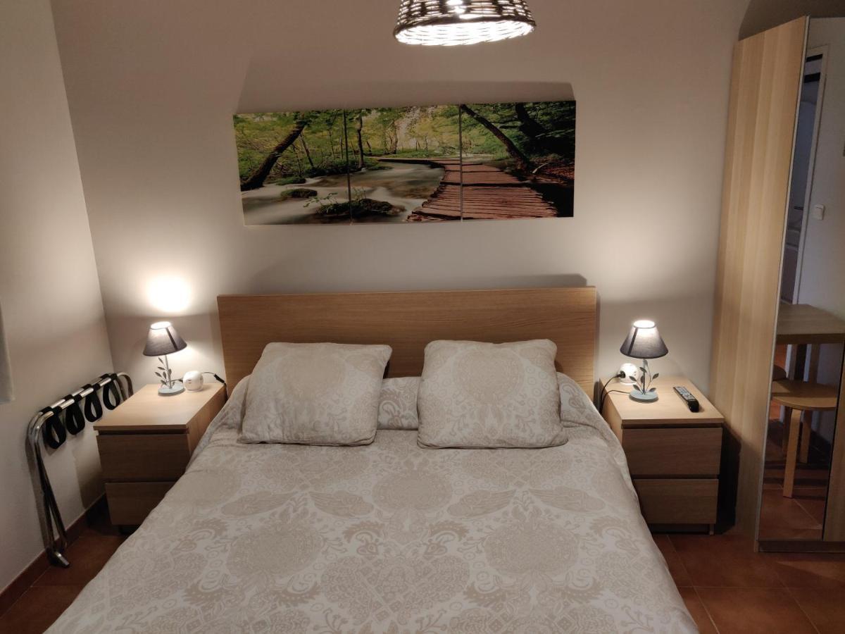 Bed and Breakfast Les Terrasses De Valensole Zewnętrze zdjęcie