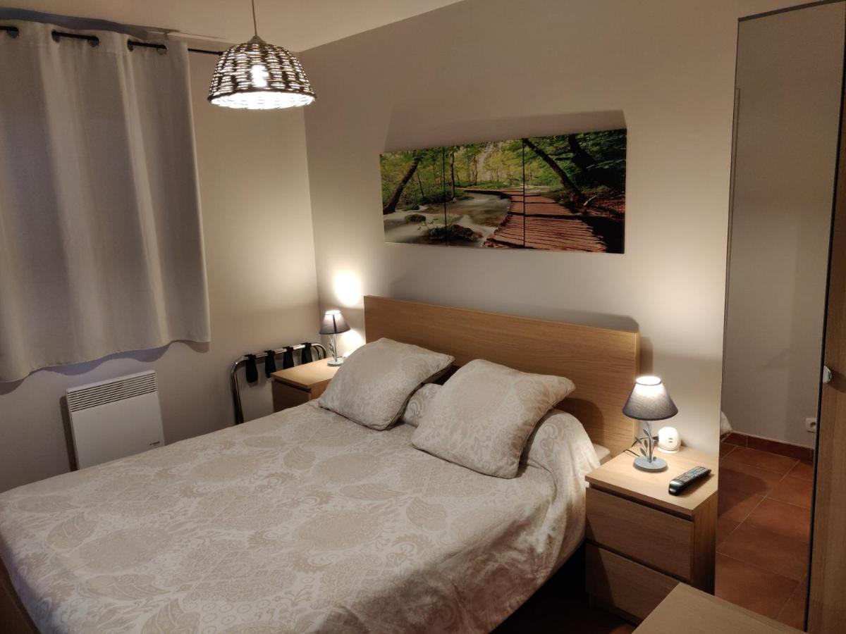 Bed and Breakfast Les Terrasses De Valensole Zewnętrze zdjęcie
