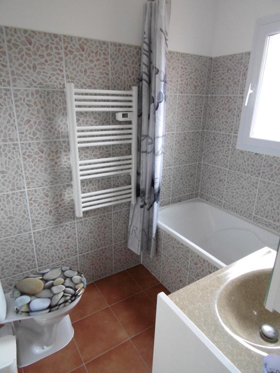 Bed and Breakfast Les Terrasses De Valensole Zewnętrze zdjęcie